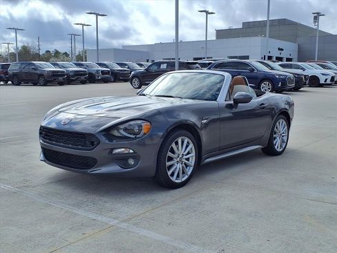 Used 2017 FIAT 124 Spider Lusso image 10