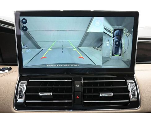 Used 2024 Lincoln Navigator L Reserve AWD/4WD image 17