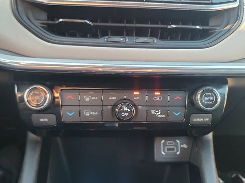 Used 2024 Jeep Compass Limited w/ Elite Group AWD/4WD image 18