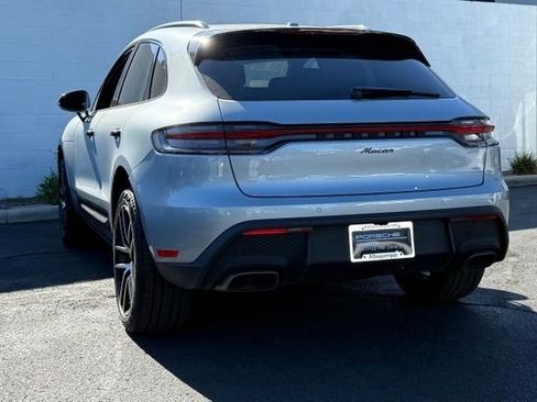 Used 2025 Porsche Macan AWD/4WD image 3