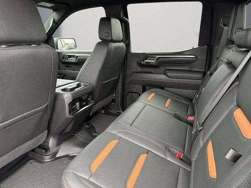 Used 2025 GMC Sierra 1500 AT4 w/ AT4 Premium Package AWD/4WD image 14