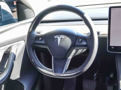 Used 2023 Tesla Model Y Long Range image 13