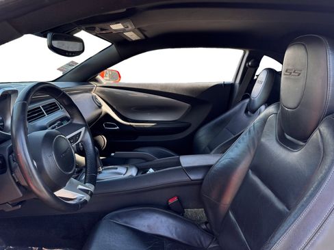 Used 2010 Chevrolet Camaro SS w/ RS Package RWD image 9