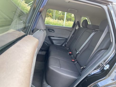 Used 2023 Nissan Rogue S FWD image 16