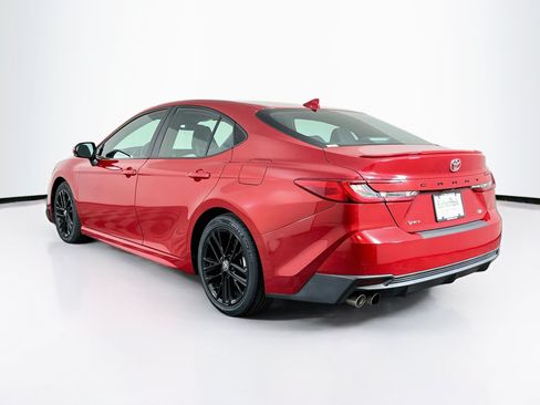 Used 2025 Toyota Camry SE FWD image 5