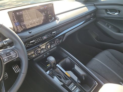 Used 2025 Honda Accord Sport image 20