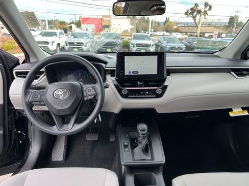 New 2026 Toyota Corolla Cross L image 18