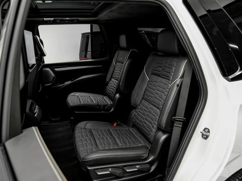 Used 2025 Cadillac Escalade Sport Platinum AWD/4WD image 57