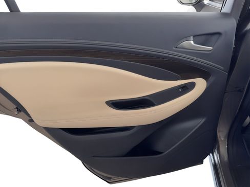 Used 2019 Buick Envision Premium w/ Driver Confidence Package image 17