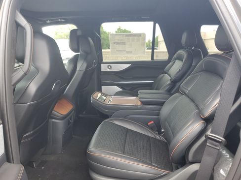 New 2026 Lincoln Navigator Black Label AWD/4WD image 26
