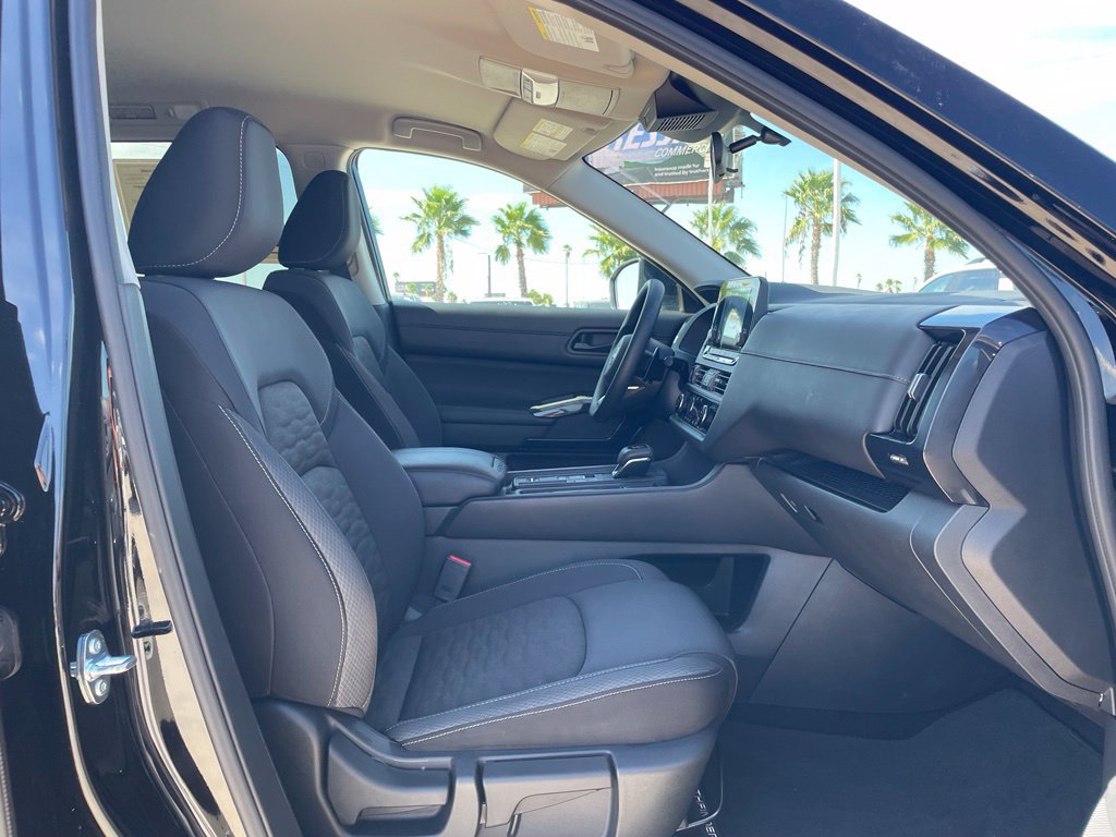 Certified 2025 Nissan Pathfinder S FWD image 21