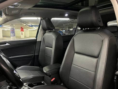 Used 2019 Volkswagen Tiguan SE w/ Panoramic Sunroof Package AWD/4WD image 18