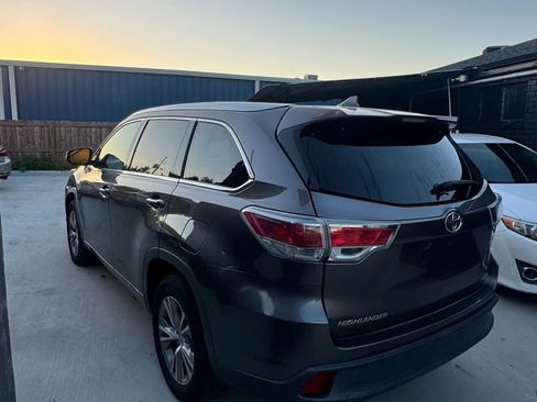 Used 2014 Toyota Highlander XLE image 4