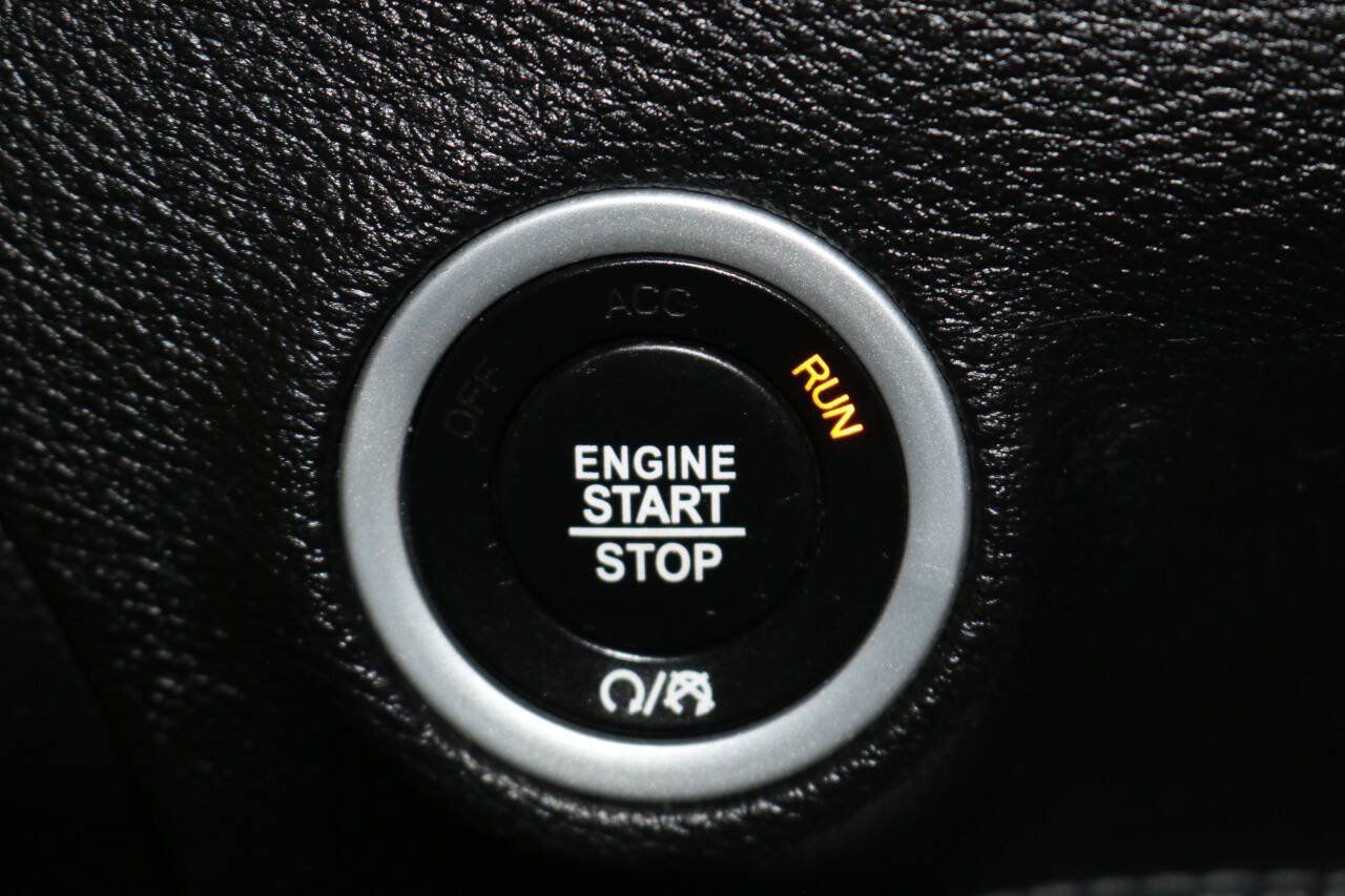 Used 2023 Dodge Challenger SXT RWD image 34