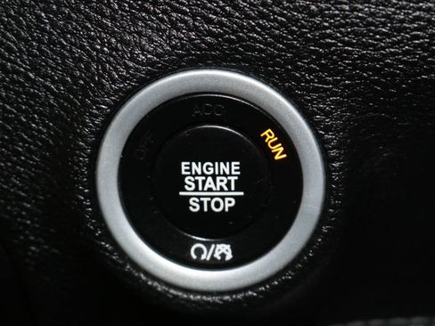 Used 2023 Dodge Challenger SXT RWD image 34