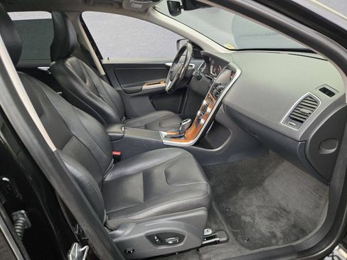 Used 2017 Volvo XC60 T5 Inscription w/ Preferred Option Package AWD/4WD image 12
