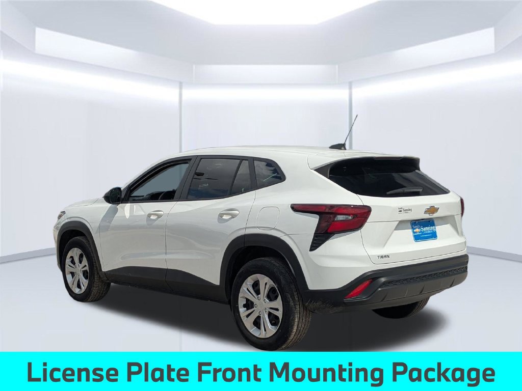 Used 2025 Chevrolet Trax LS FWD image 4