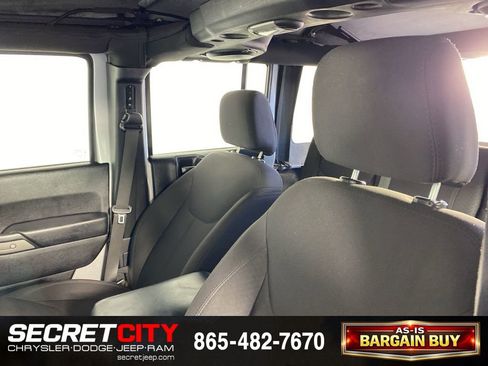 Used 2014 Jeep Wrangler Unlimited Sport image 10