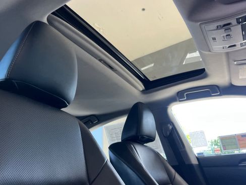 Used 2016 Lexus ES 350 w/ Premium Package w/Wood Trim FWD image 17