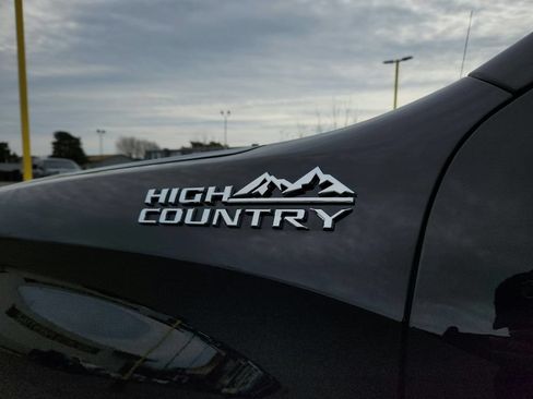 Used 2025 Chevrolet Silverado 1500 High Country AWD/4WD image 32