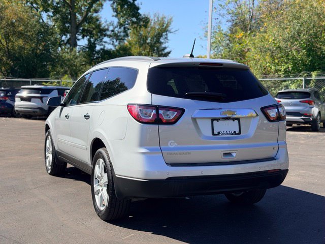 Used 2017 Chevrolet Traverse LT w/ Style and Technology Package FWD image 5