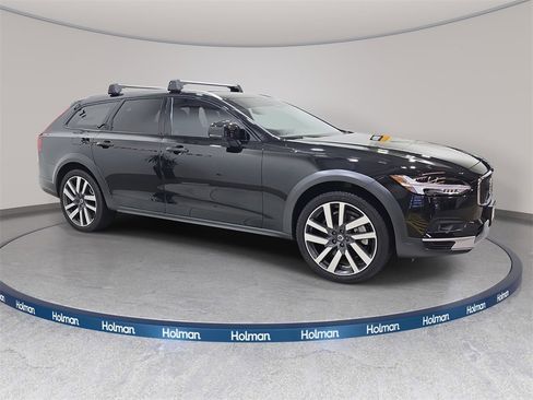 Used 2022 Volvo V90 B6 Cross Country w/ Advanced Package image 5