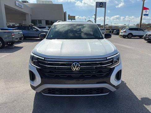 New 2026 Volkswagen Atlas Peak Edition AWD/4WD image 2