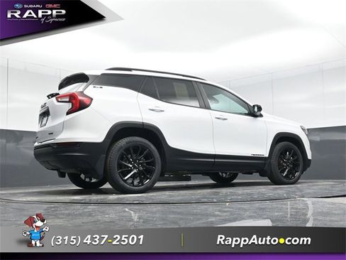 Used 2023 GMC Terrain SLE w/ Driver Convenience Package image 16