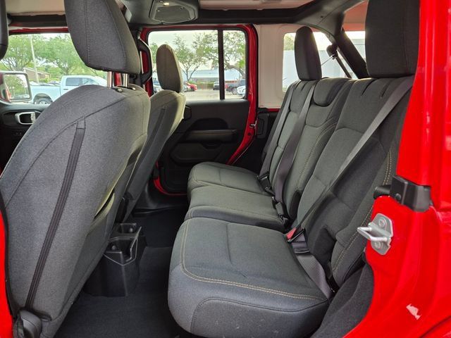 Used 2025 Jeep Wrangler Unlimited Sahara AWD/4WD image 13