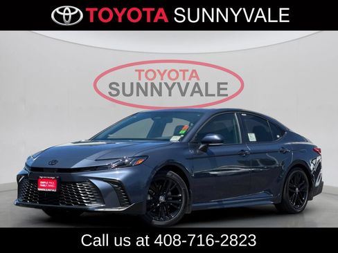 Used 2026 Toyota Camry SE w/ Multimedia Upgrade Package FWD image 2
