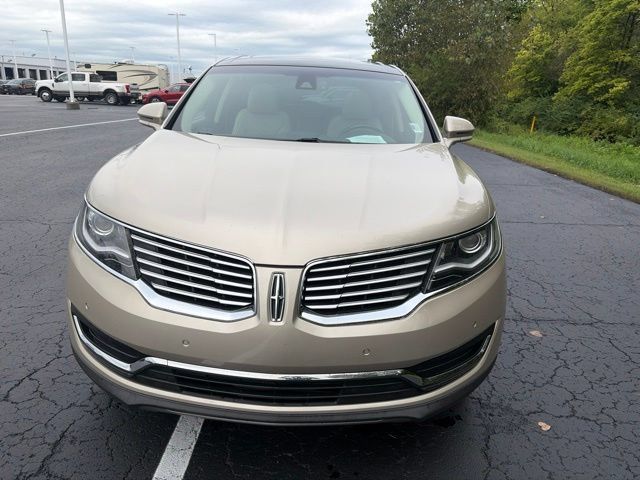 Used 2017 Lincoln MKX Reserve w/ Driver Assistance Package AWD/4WD image 6