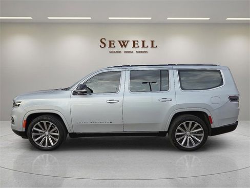 Used 2023 Jeep Grand Wagoneer Series II w/ Premium Group II image 2