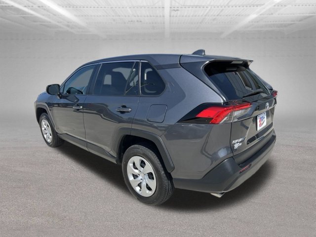 Used 2023 Toyota RAV4 LE AWD/4WD image 4