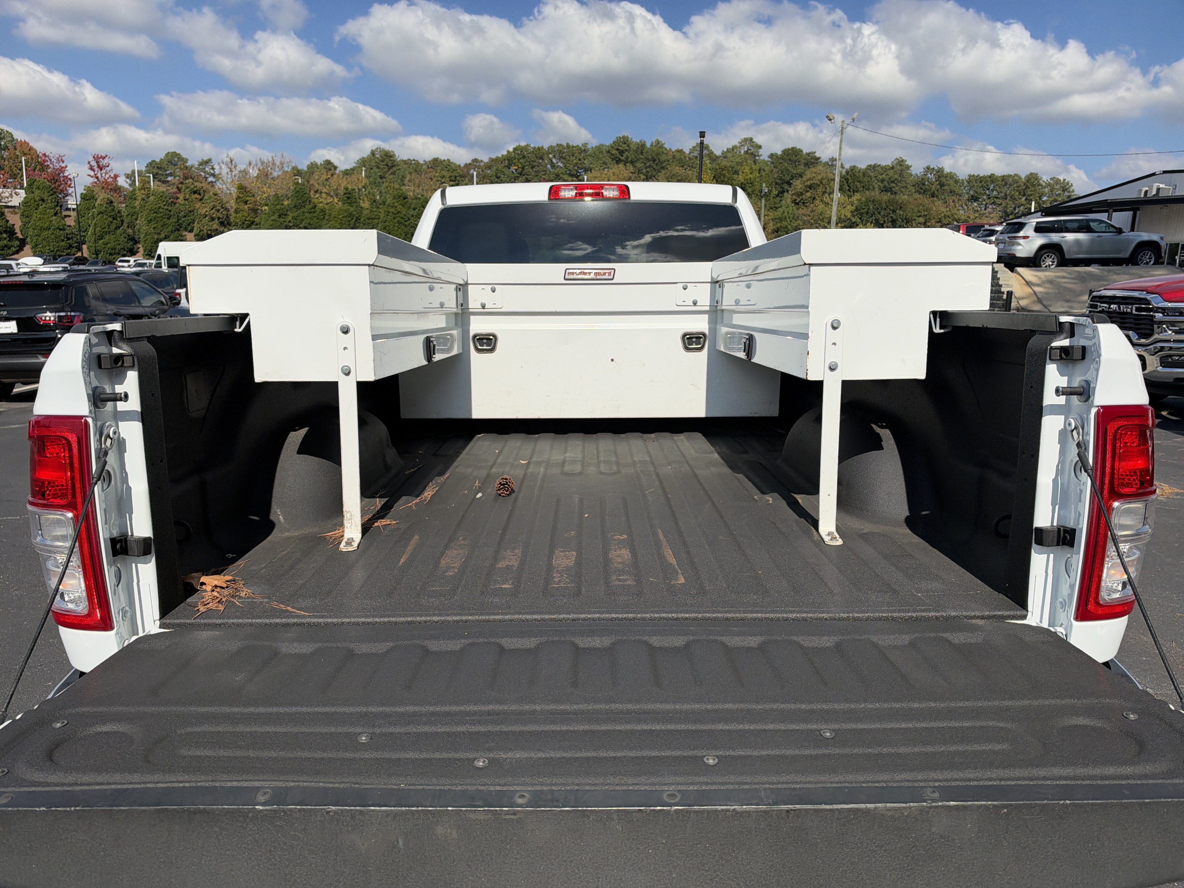 Used 2022 RAM 2500 Tradesman w/ Chrome Appearance Group RWD image 22