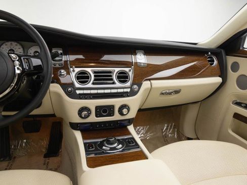 Used 2010 Rolls-Royce Ghost image 14