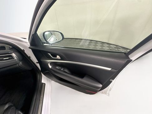 Used 2025 Genesis G70 2.5T RWD image 31