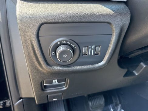 Certified 2025 Jeep Grand Cherokee L Limited w/ Black Appearance Package AWD/4WD image 17