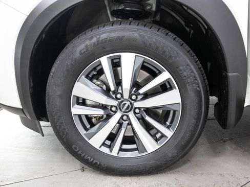 Used 2024 Nissan Pathfinder SL AWD/4WD image 30