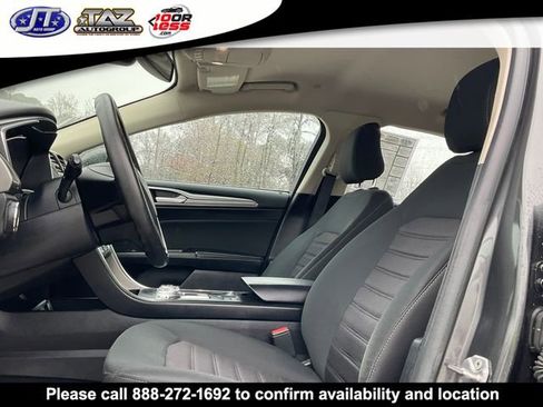 Used 2020 Ford Fusion SE image 15