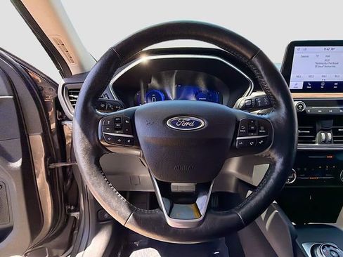 Used 2020 Ford Escape Titanium AWD/4WD image 11