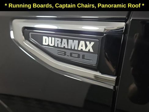Used 2024 GMC Yukon XL SLT w/ SLT Luxury Package AWD/4WD image 12