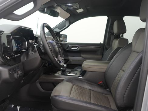 Used 2024 Chevrolet Silverado 1500 ZR2 image 24