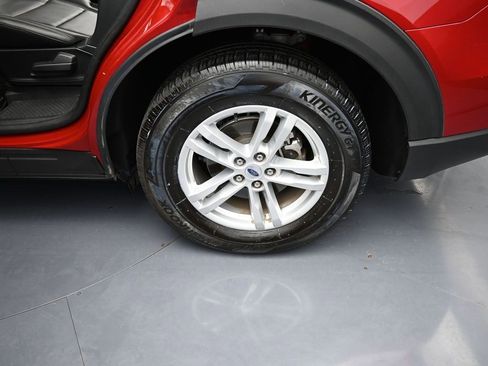 Used 2024 Ford Explorer XLT w/ Equipment Group 202A image 21