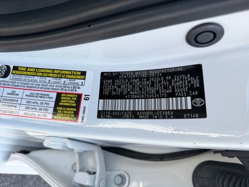 Used 2025 Toyota Camry LE image 30