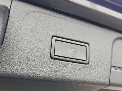 Used 2021 Volkswagen Atlas SE image 29