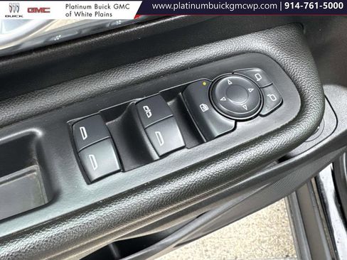 Used 2024 GMC Terrain SLT image 16