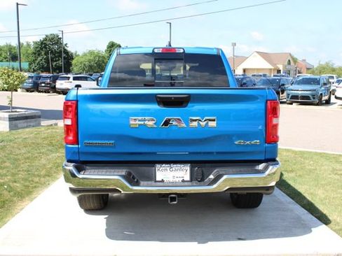 Used 2025 RAM 1500 Big Horn AWD/4WD image 34