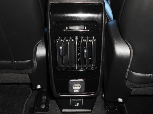 Certified 2023 Jeep Compass Limited AWD/4WD image 18