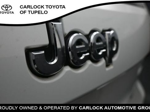 Used 2022 Jeep Grand Cherokee Limited AWD/4WD image 13