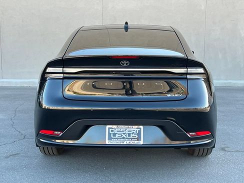 Used 2026 Toyota Prius Plug-In Hybrid FWD image 9